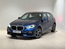 Blå Begagnad 2022 BMW 118 Sport Line Halvkombi | 279 000 kr (Dyr)