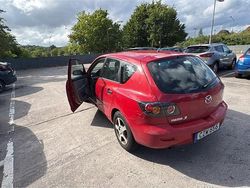 Röd Begagnad 2006 Mazda 3 Inclusive Halvkombi | 26 000 kr (Marknadspris)