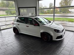 Vit Begagnad 2010 VW Golf VI R Halvkombi | 179 000 kr