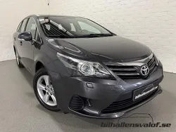 Mörkgrå Begagnad 2015 Toyota Avensis Life Kombi | 104 900 kr (Marknadspris)