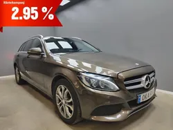 Mörkbrun (brun) Begagnad 2017 Mercedes C220 Kombi | 184 900 kr (Marknadspris)