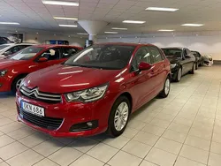 Röd Begagnad 2016 Citroën C4 PureTech Halvkombi | 84 900 kr (Marknadspris)