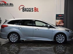 Grå Begagnad 2017 Ford Focus ST-Line Kombi | 125 900 kr (Marknadspris)