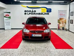 Röd Begagnad 2007 VW Golf V Design Halvkombi | 39 900 kr (Lite dyr)