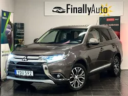 Brun Begagnad 2016 Mitsubishi Outlander SUV | 124 900 kr (Marknadspris)