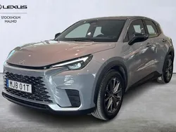 Grå Begagnad 2024 Lexus LBX SUV | 379 000 kr (Marknadspris)
