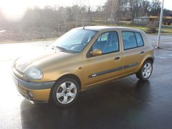 Begagnad 2001 Renault Clio II Halvkombi | 19 500 kr