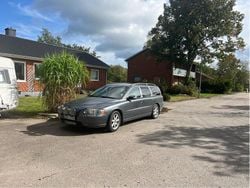 Grå Begagnad 2008 Volvo V70 Momentum Kombi | 69 000 kr (Marknadspris)