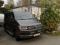 Grå Begagnad 2017 VW Multivan Comfortline Minibuss | 324 000 kr (Lite dyr)