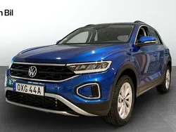 Blå Ny 2025 VW T-Roc SUV | 367 700 kr (Marknadspris)