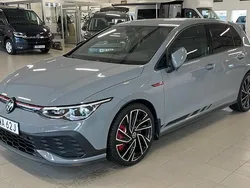 Grå Begagnad 2024 VW Golf VIII GTI Clubsport Halvkombi | 459 000 kr (Lite dyr)