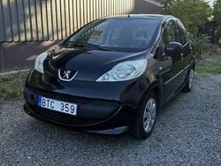 Svart Begagnad 2008 Peugeot 107 Halvkombi | 18 000 kr (Bra pris)