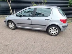 Grå Begagnad 2004 Peugeot 307 Halvkombi | 22 900 kr (Marknadspris)
