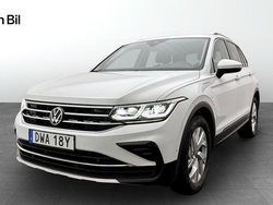 Vit (pure white) Begagnad 2023 VW Tiguan Elegance SUV | 359 900 kr (Marknadspris)