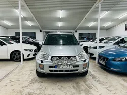 Silver Begagnad 2003 Toyota RAV4 SUV | 49 900 kr (Marknadspris)