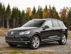 Begagnad 2015 VW Touareg R-line SUV | 250 000 kr