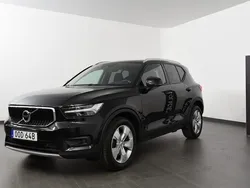 Svart Begagnad 2019 Volvo XC40 Momentum SUV | 279 800 kr (Marknadspris)