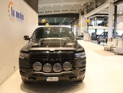 Svart Begagnad 2021 RAM 1500 Pickup | 599 000 kr