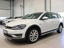 Vit Begagnad 2018 VW Golf Alltrack Kombi | 189 700 kr (Marknadspris)