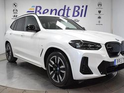 Mineralvit metallic Begagnad 2024 BMW iX3 Shadowline SUV | 574 500 kr (Marknadspris)