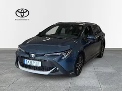 Blå Begagnad 2022 Toyota Corolla SUV | 269 900 kr (Marknadspris)