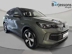 Grön Ny 2025 VW Tiguan Edition SUV | 434 900 kr (Marknadspris)