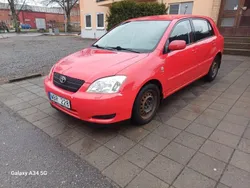 Röd Begagnad 2004 Toyota Corolla Halvkombi | 27 000 kr (Marknadspris)
