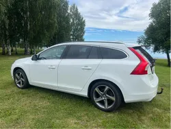Vit Begagnad 2014 Volvo V60 Momentum Kombi | 80 000 kr (Bra pris)