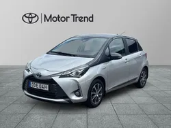Silver Begagnad 2019 Toyota Yaris Hybrid Halvkombi | 169 900 kr (Marknadspris)