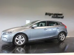 Grå Begagnad 2016 Volvo V40 Momentum Kombi | 99 900 kr (Bra pris)