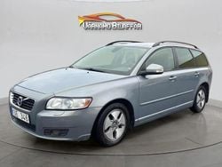 Ljusblå (blå) Begagnad 2011 Volvo V50 Momentum Kombi | 54 900 kr (Marknadspris)