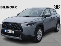 Grå Begagnad 2023 Toyota Corolla Cross Active SUV | 369 900 kr (Marknadspris)