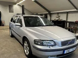 Grå Begagnad 2004 Volvo V70 Kombi | 26 000 kr (Marknadspris)