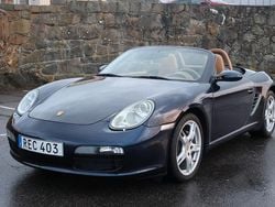 Mörkblå Begagnad 2005 Porsche Boxster Cab | 209 900 kr