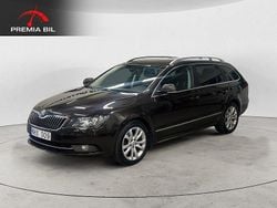 Mörkbrun (brun) Begagnad 2013 Skoda Superb Ambition Kombi | 84 900 kr (Marknadspris)