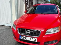 Röd Begagnad 2010 Volvo V70 Momentum Kombi | 60 000 kr (Marknadspris)