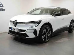 Vit Begagnad 2023 Renault Mégane Halvkombi | 289 900 kr