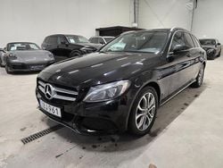 Svart Begagnad 2017 Mercedes C180 Avantgarde Kombi | 199 500 kr (Marknadspris)