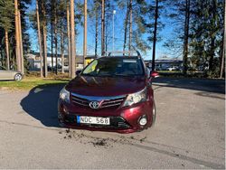 Röd Begagnad 2012 Toyota Avensis Business Edition Kombi | 80 000 kr (Marknadspris)