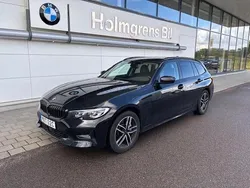 Svart Begagnad 2021 BMW 330e Sport Line Kombi | 289 800 kr (Bra pris)