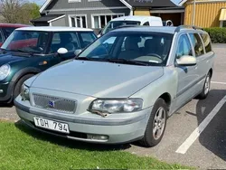 Grå Begagnad 2002 Volvo V70 Business Edition Kombi | 19 800 kr (Marknadspris)