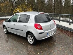Grå Begagnad 2006 Renault Clio R.S. Halvkombi | 25 000 kr (Marknadspris)