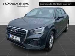 Grå (manhattangrå metallic) Begagnad 2025 Audi Q2 Proline SUV | 299 900 kr (Lite dyr)