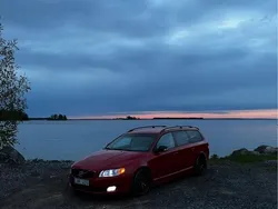 Röd Begagnad 2008 Volvo V70 Momentum Kombi | 64 000 kr (Lite dyr)