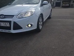 Vit Begagnad 2012 Ford Focus Trend Halvkombi | 53 500 kr (Marknadspris)