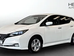 Vit (white) Begagnad 2022 Nissan Leaf N-Connecta Halvkombi | 209 900 kr (Marknadspris)