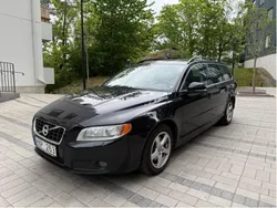 Svart Begagnad 2013 Volvo V70 Kombi | 125 000 kr (Marknadspris)
