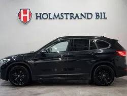 Svart Begagnad 2020 BMW X1 Sport Line SUV | 269 900 kr (Marknadspris)