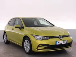 Gul Begagnad 2022 VW Golf VIII Life Kombi | 235 000 kr (Marknadspris)