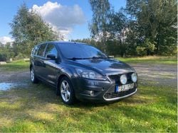 Grå Begagnad 2009 Ford Focus Titanium Kombi | 30 000 kr (Marknadspris)